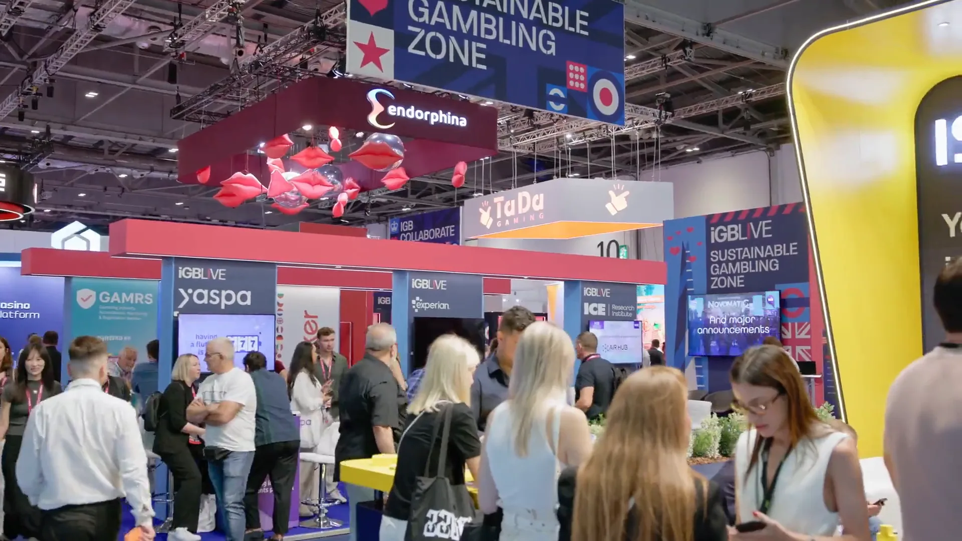 Visitors at the iGB L!VE Sustainable Gambling Zone